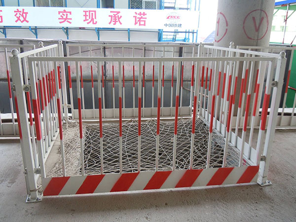 基坑護(hù)欄 - 安平縣貝納豐絲網(wǎng)制品有限公司圖片2